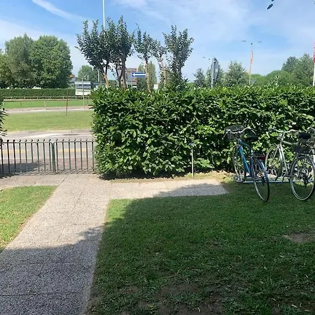 A Due Piani Con Giardino E Piscina Willa Duna Verde