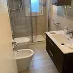 A Due Piani Con Giardino E Piscina * דונה ורדה