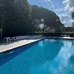 빌라 A Due Piani Con Giardino E Piscina *