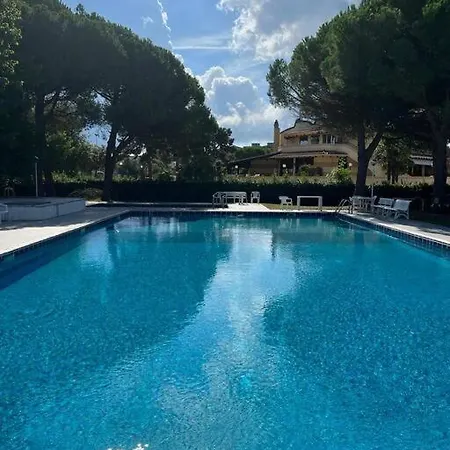 וילה A Due Piani Con Giardino E Piscina דונה ורדה