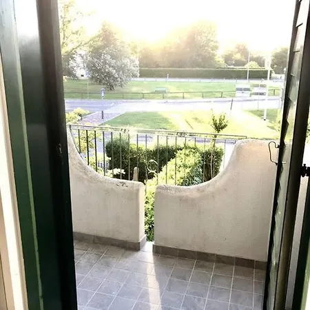 A Due Piani Con Giardino E Piscina ヴィラ *