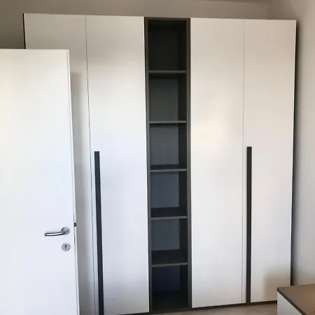 A Due Piani Con Giardino E Piscina * دونا فيردي