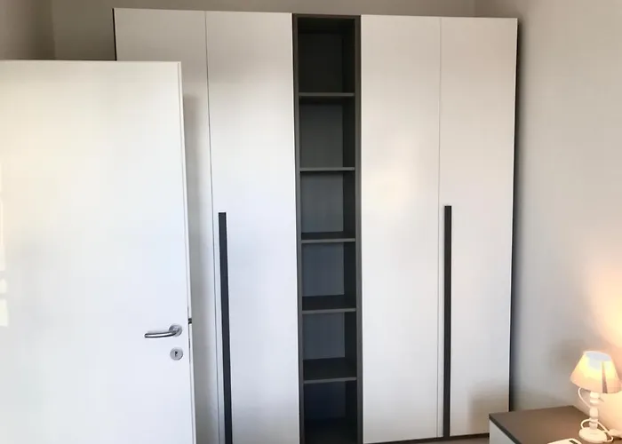 A Due Piani Con Giardino E Piscina * دونا فيردي